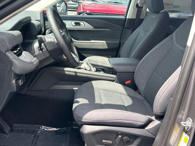 New 2026 Carbonized Gray Metallic Ford Active image 45