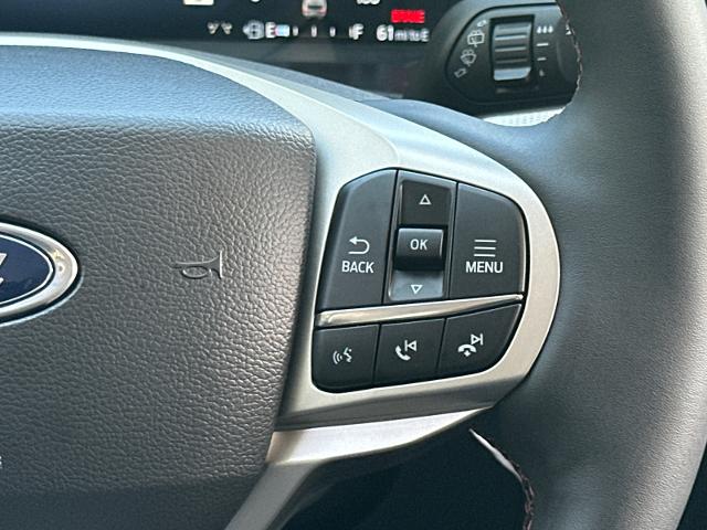 New 2026 Space White Metallic Ford Active image 60
