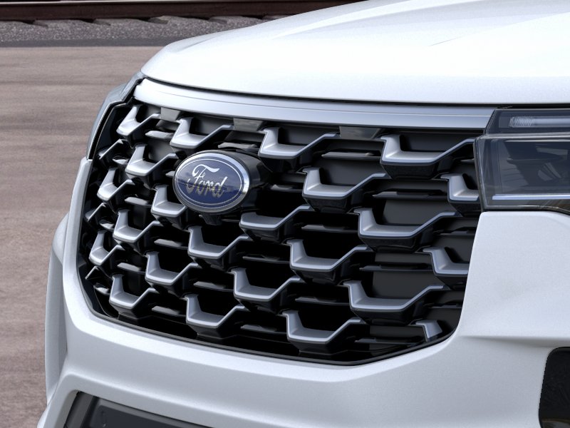 New 2026 Star White Metallic Tri-Coat Ford Platinum™ image 40