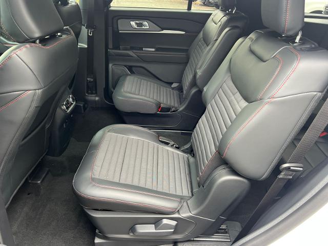 New 2026 Star White Metallic Tri-Coat Ford ST-Line image 57