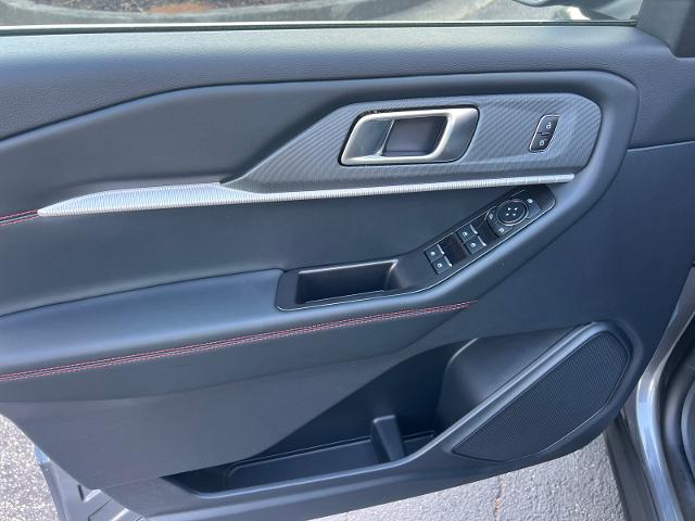 New 2026 Carbonized Gray Metallic Ford ST-Line image 42