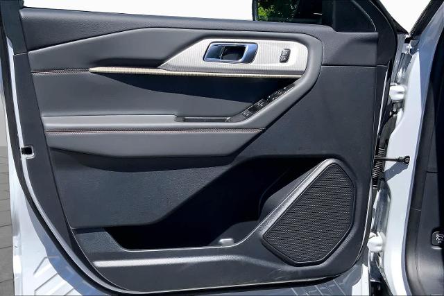 New 2026 Space White Metallic Ford Active image 30