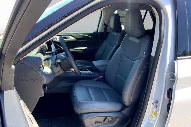 New 2026 Space White Metallic Ford Active image 32