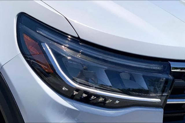 New 2026 Space White Metallic Ford Active image 35