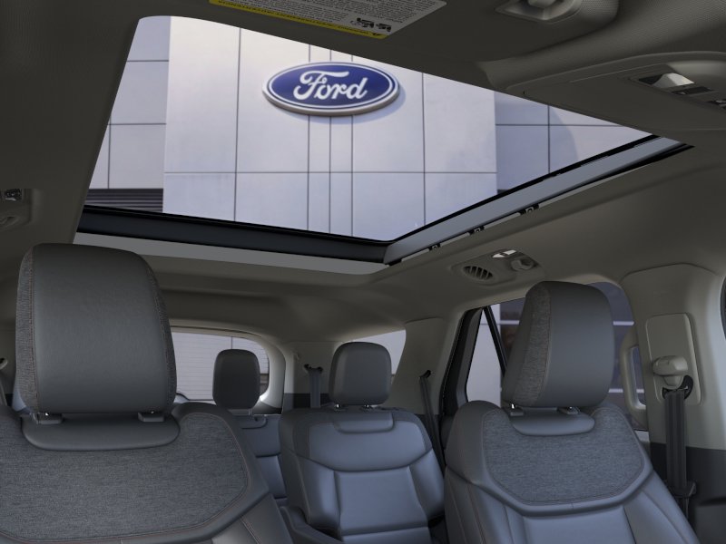 New 2026 Star White Metallic Tri-Coat Ford Active image 60