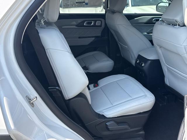 New 2026 Star White Metallic Tri-Coat Ford Platinum™ image 53