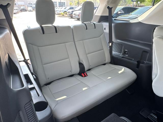 New 2026 Star White Metallic Tri-Coat Ford Platinum™ image 54