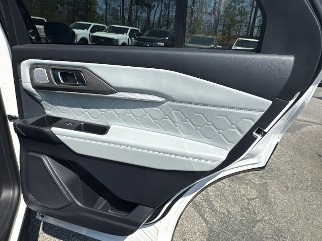 New 2026 Star White Metallic Tri-Coat Ford Platinum™ image 55