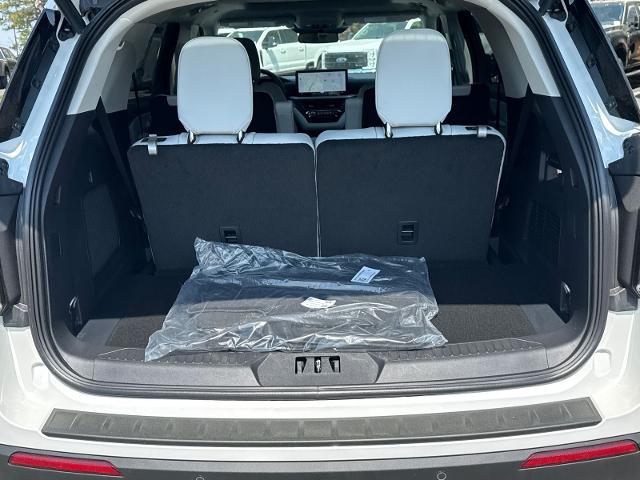 New 2026 Star White Metallic Tri-Coat Ford Platinum™ image 57
