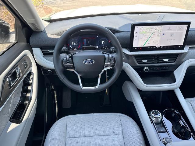 New 2026 Star White Metallic Tri-Coat Ford Platinum™ image 63