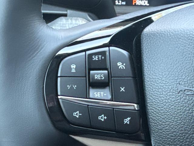 New 2026 Star White Metallic Tri-Coat Ford Platinum™ image 65