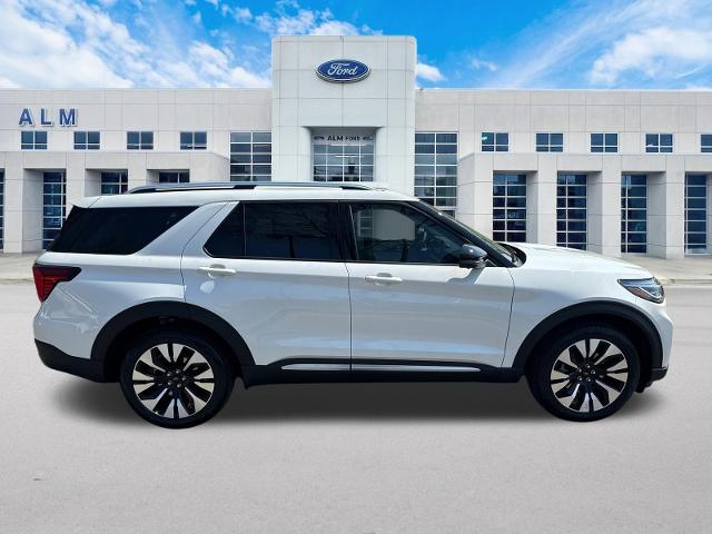 New 2026 Star White Metallic Tri-Coat Ford Platinum™ image 40