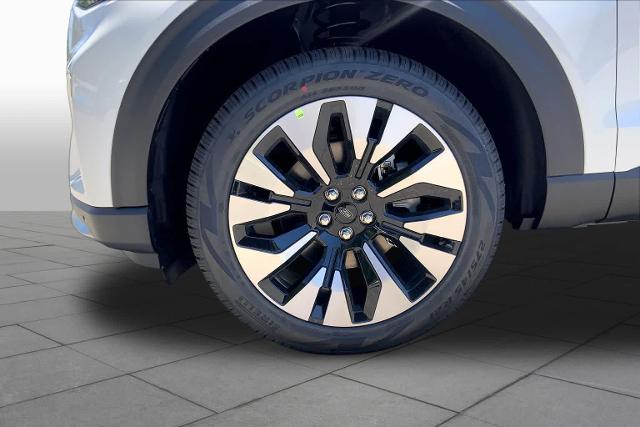 New 2026 Star White Metallic Tri-Coat Ford Platinum™ image 36