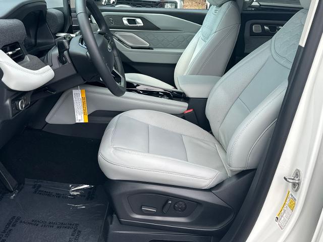 New 2026 Star White Metallic Tri-Coat Ford Platinum™ image 43