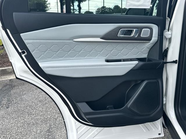 New 2026 Star White Metallic Tri-Coat Ford Platinum™ image 54