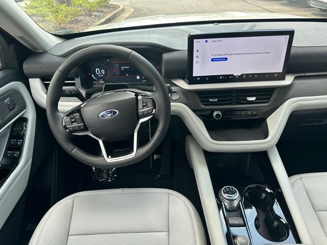 New 2026 Star White Metallic Tri-Coat Ford Platinum™ image 55