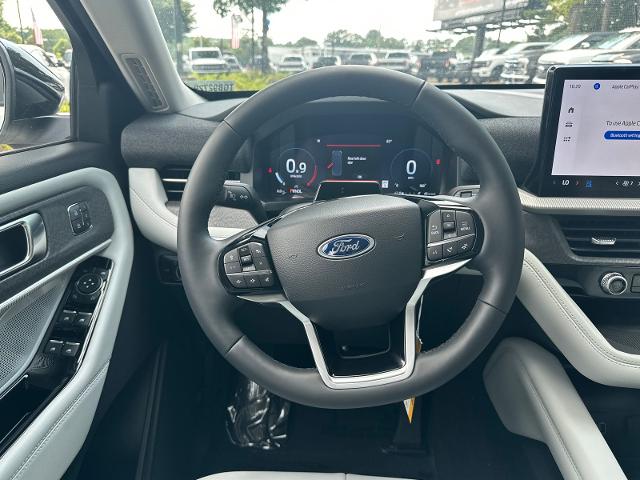 New 2026 Star White Metallic Tri-Coat Ford Platinum™ image 56
