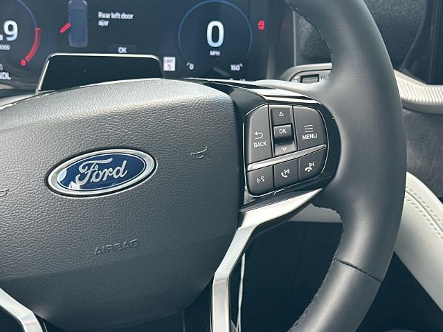 New 2026 Star White Metallic Tri-Coat Ford Platinum™ image 58
