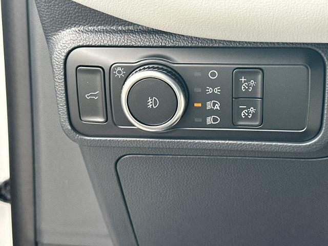 New 2026 Star White Metallic Tri-Coat Ford Platinum™ image 65