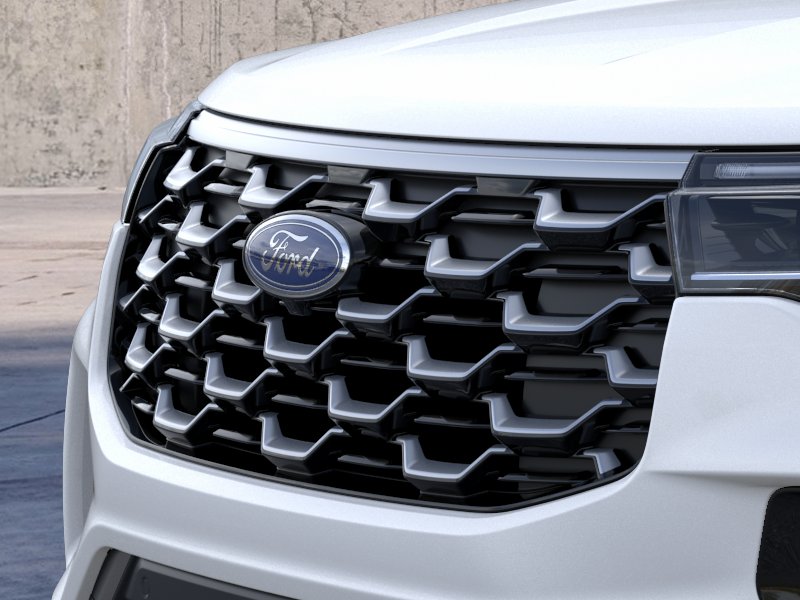 New 2026 Star White Metallic Tri-Coat Ford Platinum™ image 17