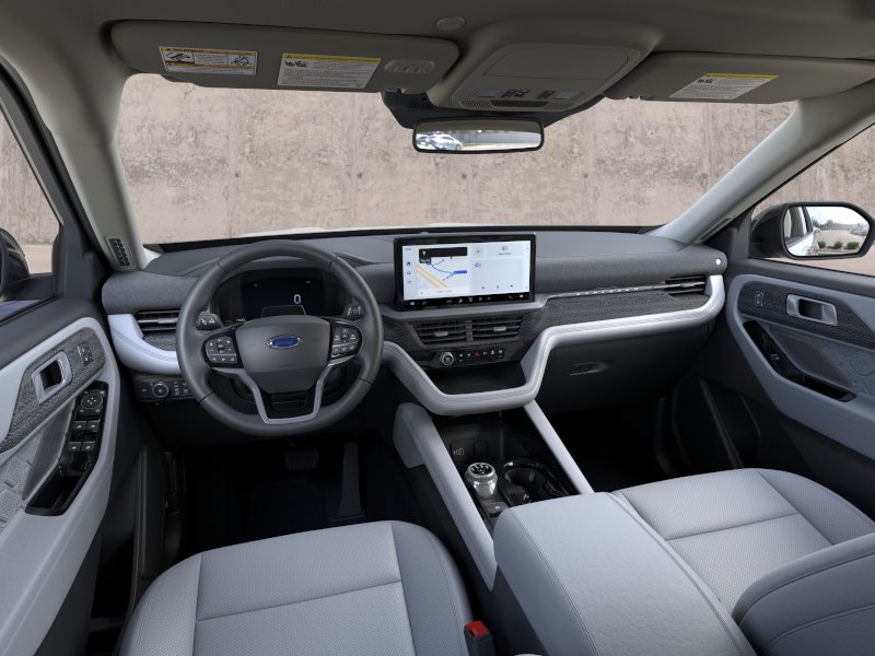 New 2026 Star White Metallic Tri-Coat Ford Platinum™ image 9