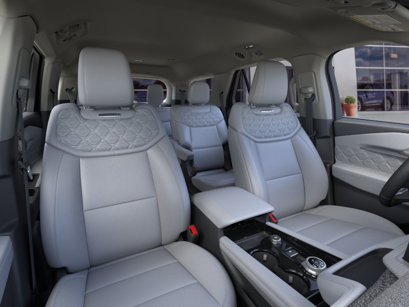 New 2026 Star White Metallic Tri-Coat Ford Platinum™ image 31