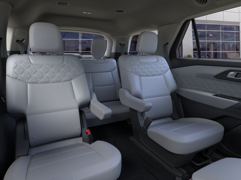 New 2026 Star White Metallic Tri-Coat Ford Platinum™ image 32