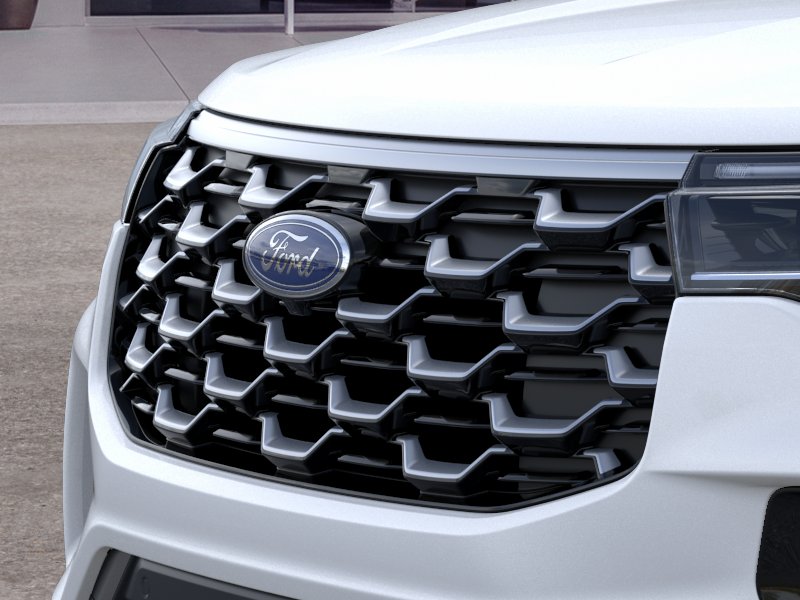 New 2026 Star White Metallic Tri-Coat Ford Platinum™ image 38
