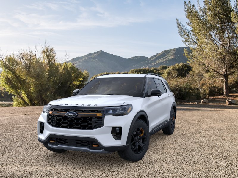 New 2026 Star White Metallic Tri-Coat Ford Tremor® image 2