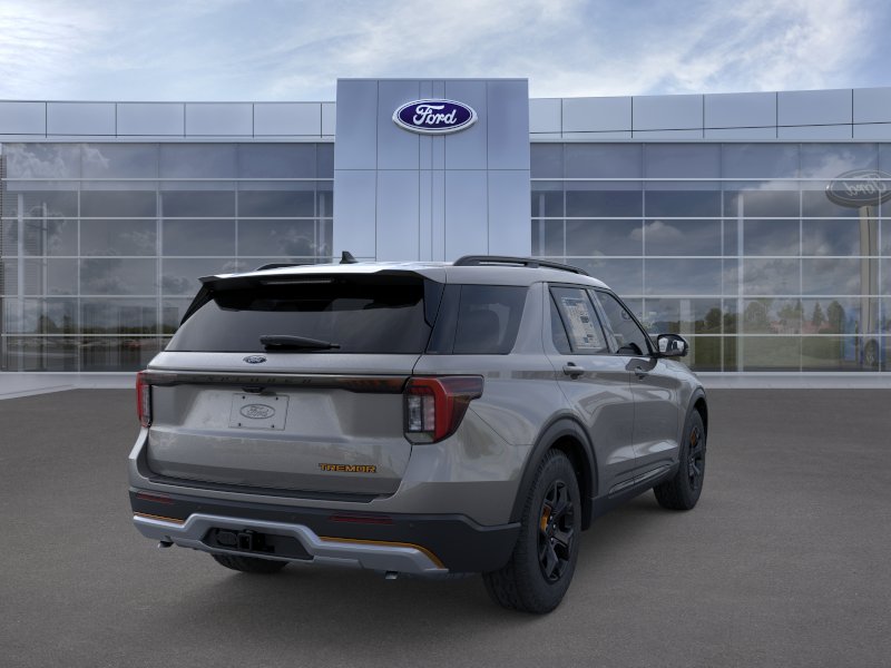 New 2026 Carbonized Gray Metallic Ford Tremor image 31