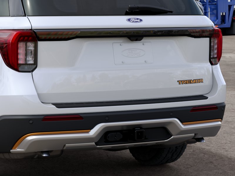 New 2027 Star White Metallic Tri-Coat Ford Tremor image 24