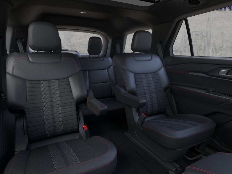 New 2026 Star White Metallic Tri-Coat Ford ST-Line image 34