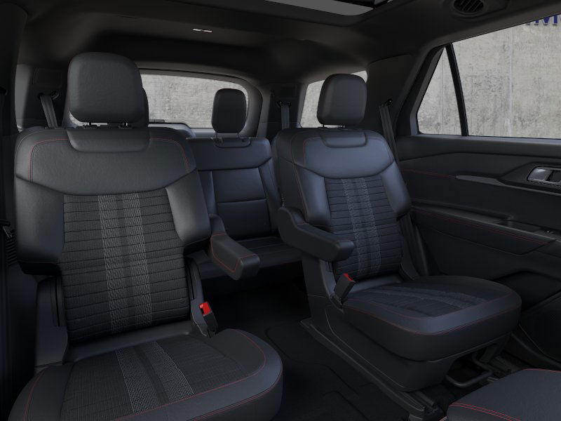 New 2026 Star White Metallic Tri-Coat Ford ST-Line image 34