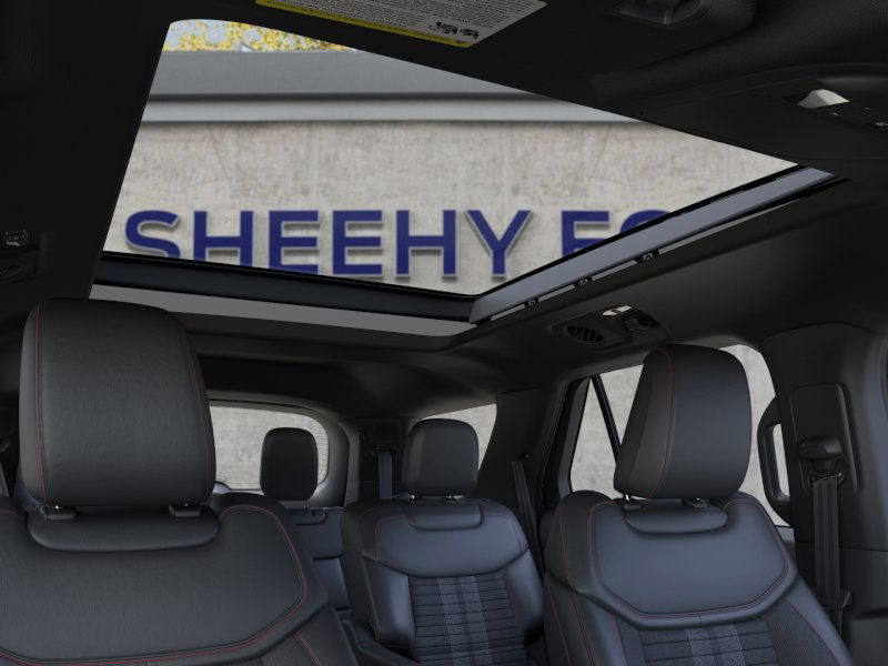 New 2026 Star White Metallic Tri-Coat Ford ST-Line image 45