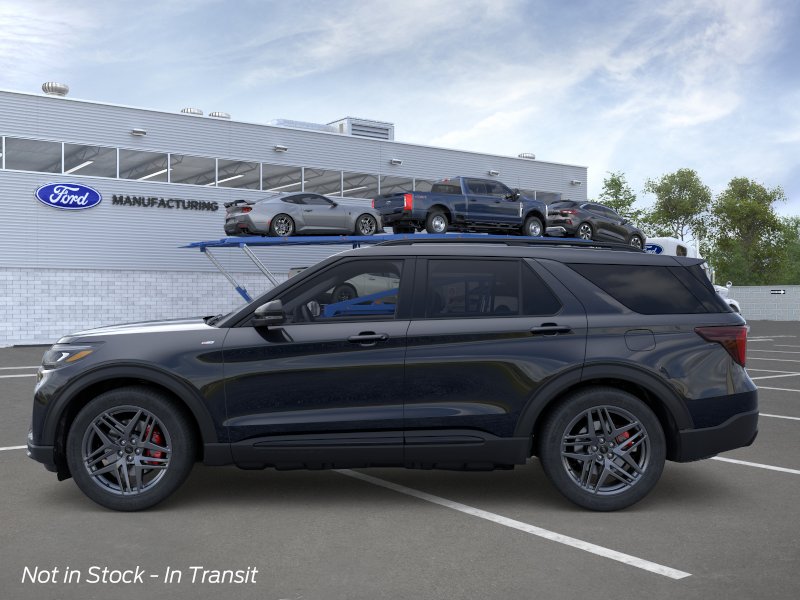New 2026 Agate Black Metallic Ford ST-Line image 4
