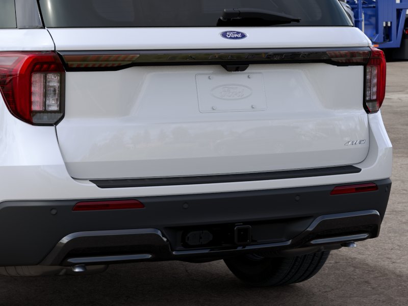 New 2027 Star White Metallic Tri-Coat Ford ST-Line image 23