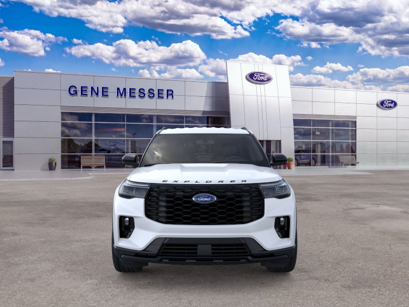 New 2026 Star White Metallic Tri-Coat Ford ST-Line image 27