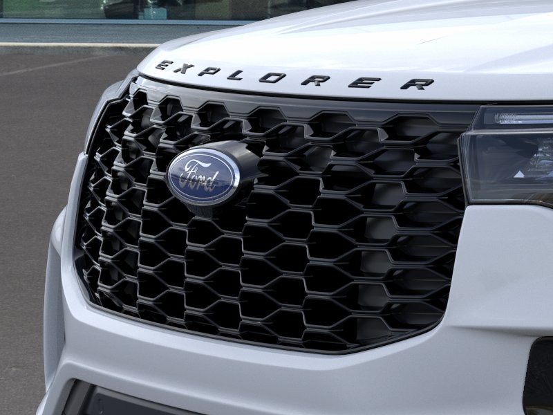 New 2026 Space White Metallic Ford ST-Line image 40