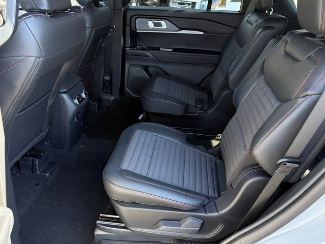 New 2026 Space White Metallic Ford ST-Line image 37