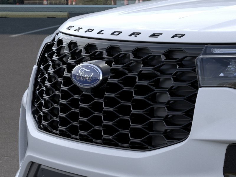 New 2026 Space White Metallic Ford ST-Line image 50