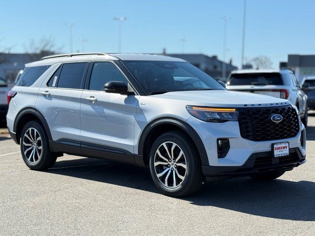 New 2026 Space White Metallic Ford ST-Line image 24