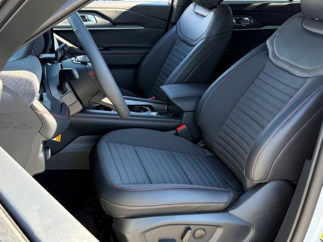 New 2026 Space White Metallic Ford ST-Line image 54