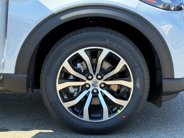 New 2026 Space White Metallic Ford ST-Line image 28
