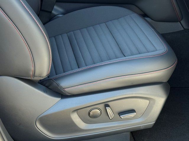 New 2026 Space White Metallic Ford ST-Line image 31