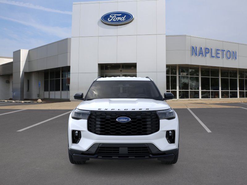 New 2026 Star White Metallic Tri-Coat Ford ST-Line image 6