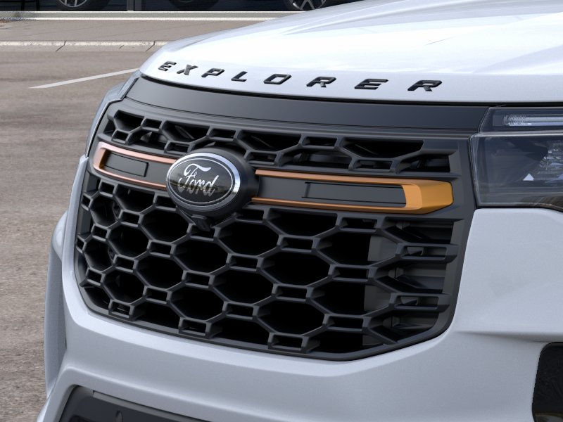 New 2026 Space White Metallic Ford Tremor image 40