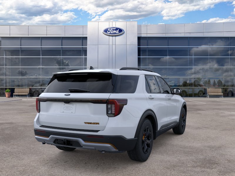 New 2026 Space White Metallic Ford Tremor image 31