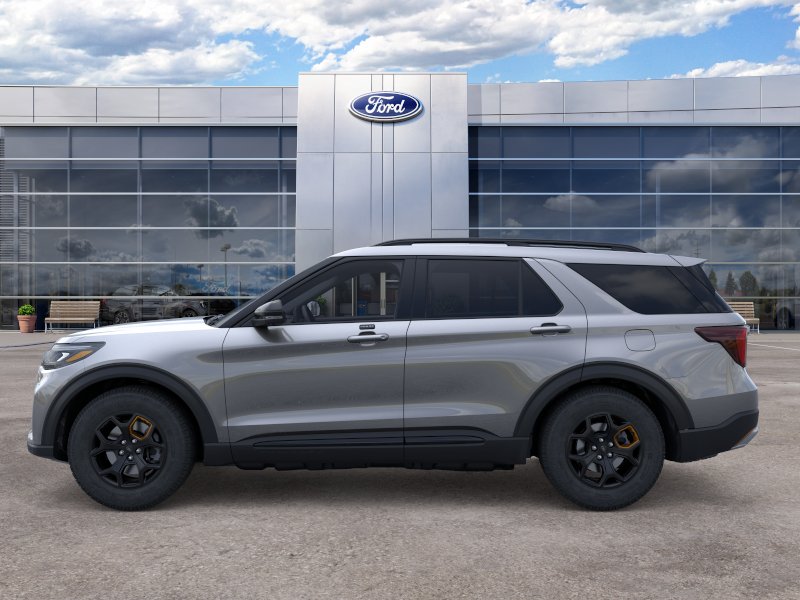 New 2026 Carbonized Gray Metallic Ford Tremor® image 25