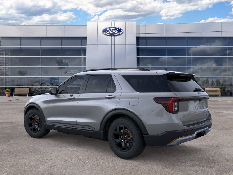 New 2026 Carbonized Gray Metallic Ford Tremor® image 26