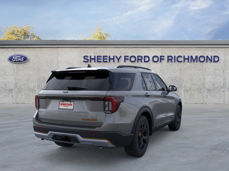 New 2026 Carbonized Gray Metallic Ford Tremor® image 8